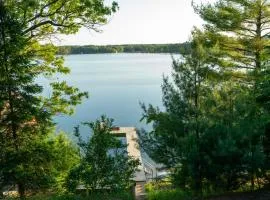 Lakefront Home 4 Bedroom 4 Bath Sleeps 12