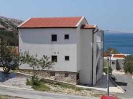 Apartments with a parking space Metajna, Pag - 6337, ξενοδοχείο σε Zubovići