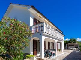 Nice Apartment In Jurandvor, hotel v destinaci Jurandvor