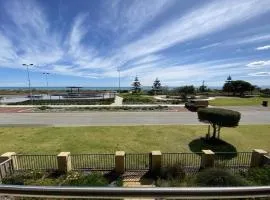 The Beach House, Unit 68 Seafront Estate