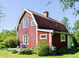 Awesome Home In Hallstavik With Wifi, hotell i Hallstavik