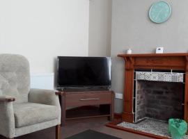 Porthcawl House Near Beach With Extensive Parking, holiday home in Porthcawl