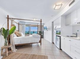 Three A Airlie Seaviews, Pool, Private Spa, hotel med jacuzzi i Airlie Beach