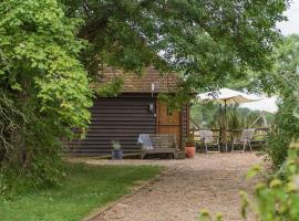 Heron Barn, hotel with pools in Hollingbourne