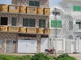 Gujar Khan - 3 Bed Apartment - sleeps 6 - Parking