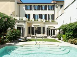 Luxury Villa Manin Viareggio | UNA Esperienze, ξενοδοχείο στο Βιαρέτζιο