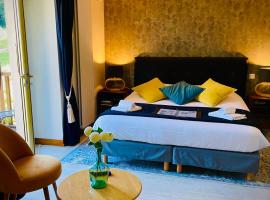 Domaine Du Moulin Vall&eacute;e Heureuse, hotel with pools in Poligny