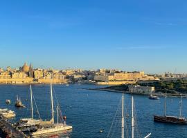 Seafront Duplex Penthouse, hotel near The Point Shopping Mall, Sliema