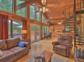 Waterfront Lake Dardanelle Home with Dock and Fire Pit，Scranton的Villa