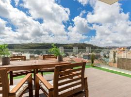 Fabulous Terrace over Monsanto by Innkeeper, готель біля визначного місця Палацо-парковий комплекс "Бо-Сежур", у Лісабоні