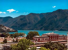 Lakeview Panorama Penthouse with Washer & Dryer, hotell i nærheten av Lugano jernbanestasjon i Lugano