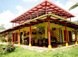 Casa Campestre Villa del Lago: Guaduas'ta bir tatil evi