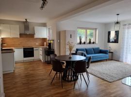 Gemütliche Premium Ferienwohnung mit Terrasse nähe S-Bahn、Burgthannのホテル