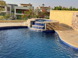 Awesome Villa on a hill Families only, hytte i Kairo