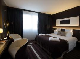 LE COLISÉE Hotel & Spa NANTES Saint Herblain, hotell i Saint-Herblain