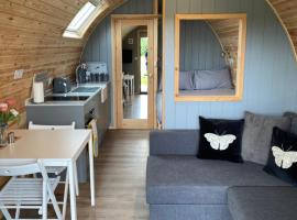 Mowbray Cottages & Glamping, glamping site in South Kilvington