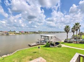 Bay City Home with Dock, Ocean Views and Access!, hotel sa Sargent