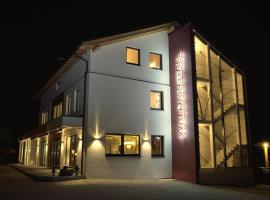 Pension Waldkristall, hotel v destinaci Frauenau