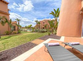 Superb luxurious groundfloor 1 bedroom app on Mar Menor golf resort, hótel í Torre-Pacheco
