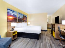 Days Inn & Suites by Wyndham Clovis, hotell i Clovis