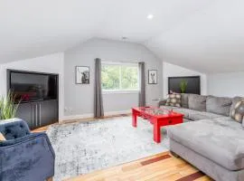 Old Lytle Cove Rd - Upper Unit