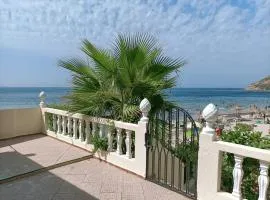 Chez Halima a Playa Blanca au bord de la mer