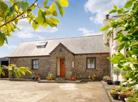 Torbant Fach, hotel with parking in Abercastle