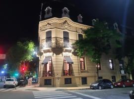 Departamentos Boulevard Caseros: Buenos Aires, Pedro de Elizalde Children's Hospital yakınında bir otel