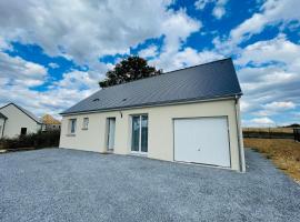 Spacious modern house near the Golf of Ardrée, hotel cerca de Tours Ardrée Golf, Saint-Antoine-du-Rocher