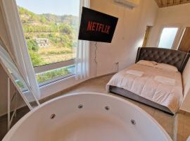 Aprosmeno Jacuzzi House 4 – hotel w mieście Agros