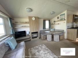 Robin hood Caravan park North Wales Free Wi-Fi and Smart TVs Passes not included, hotel di Rhyl