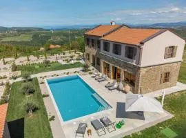 Villa Paradiso dIstria with Spa and heated pool