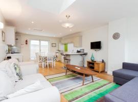 Tappers Quay Apt 2, hotel with parking in Salcombe