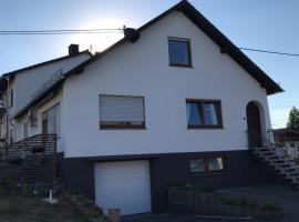 Haus Gisela, vacation rental in Langenhahn