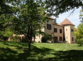 La Bastide du Chêne, hotel dengan parking di Montégut