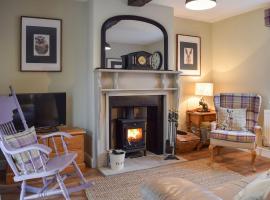 Clickers Cottage, holiday home in Woodford