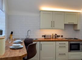 Kinder Apartment - Uk12957, holiday home in Glossop