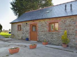 Hen Llaeth - Uk11209, hotel with parking in Cwrt-newydd