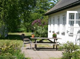 Holmehuset Bed & Breakfast, orlofshús/-íbúð í Kalundborg