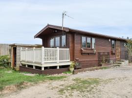 Llama Lodge, holiday home in Otterford