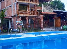 La jungla del Rey VIP Hotel、Pedro Ruiz Galloのホテル