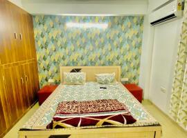 2 bhk fully furnished luxurious private apartment, íbúð í Jaipur