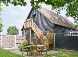 Oak View Loft - Uk11926, vacation home in Lessingham