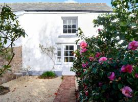 Manor Cottage, holiday rental in Bow