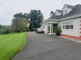 Lough Rynn View accommodation Room only: Mohill şehrinde bir otel