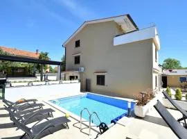 Apartments Zrinka