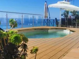 Vue magnifique, piscine privée chauffée et sauna à 10min de Monaco