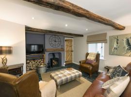Crescent Cottage, hotel with parking in Askham
