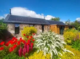 Braeside Cottage - Adorable 2 Bedroom Eco-Friendly Character Cottage