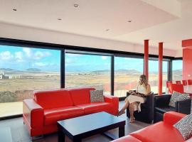 Luxury Villa Sand Volcano, luxury hotel in Villaverde